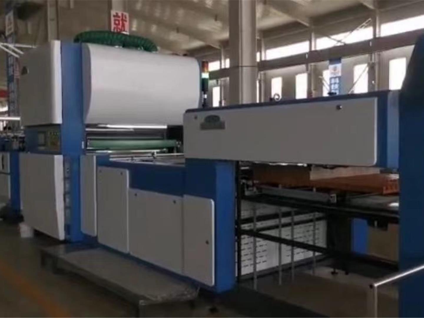 全自動覆膜機1100型